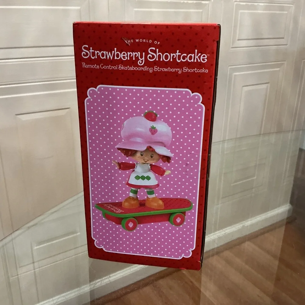 BRAND NEW, REMOTE CONTROL SKATEBOARDING STRAWBERRY SHORTCAKE - Picture 5 of 8